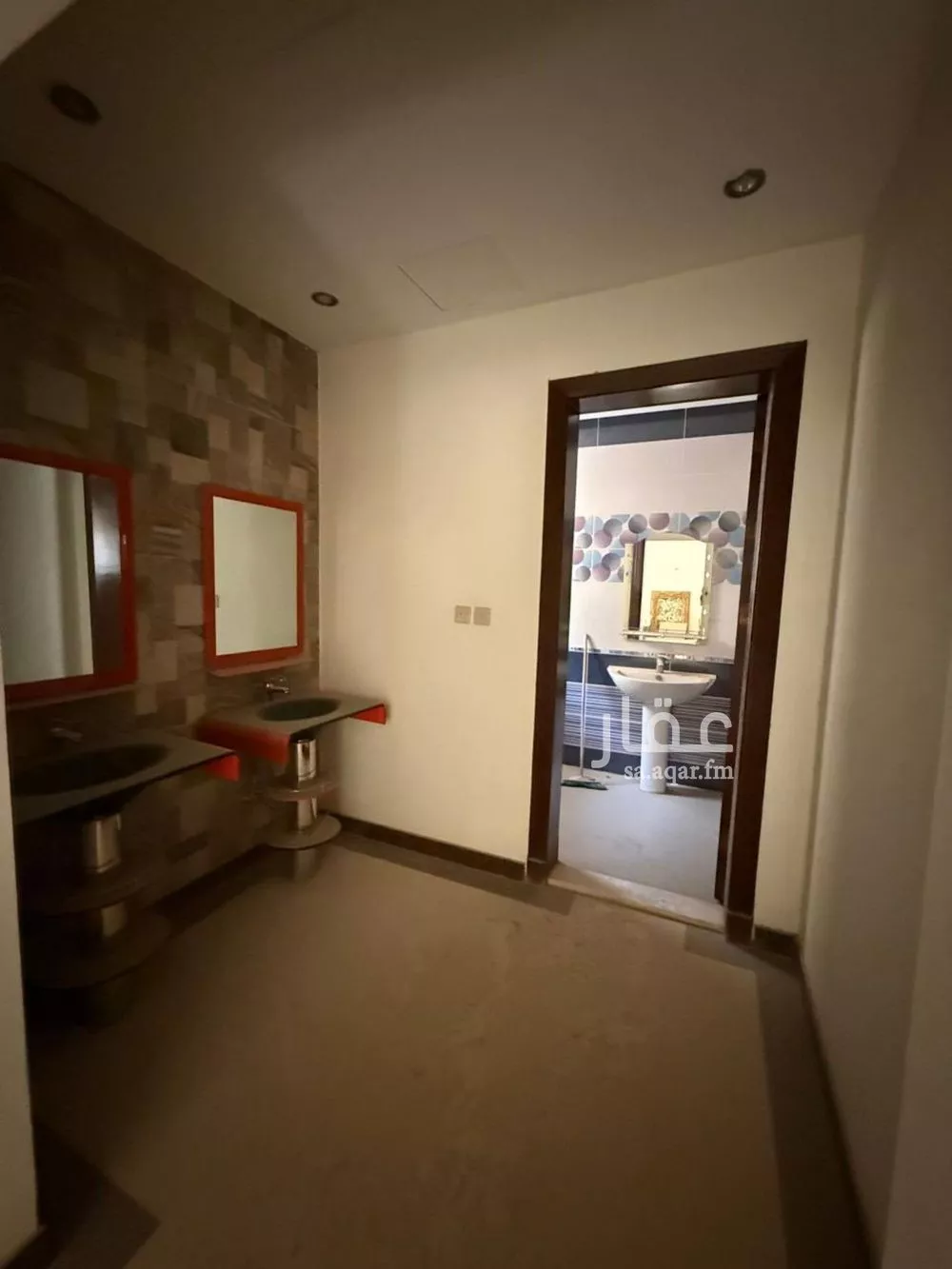 8 bedroom villa in Al Sahafah 13