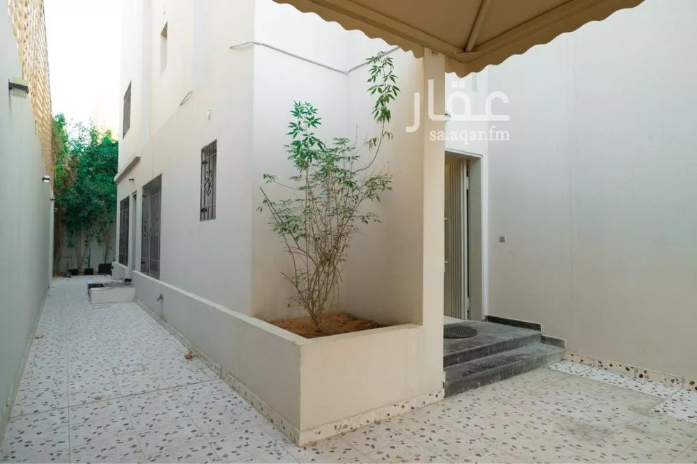 5 bedroom villa in Al Narjis 17