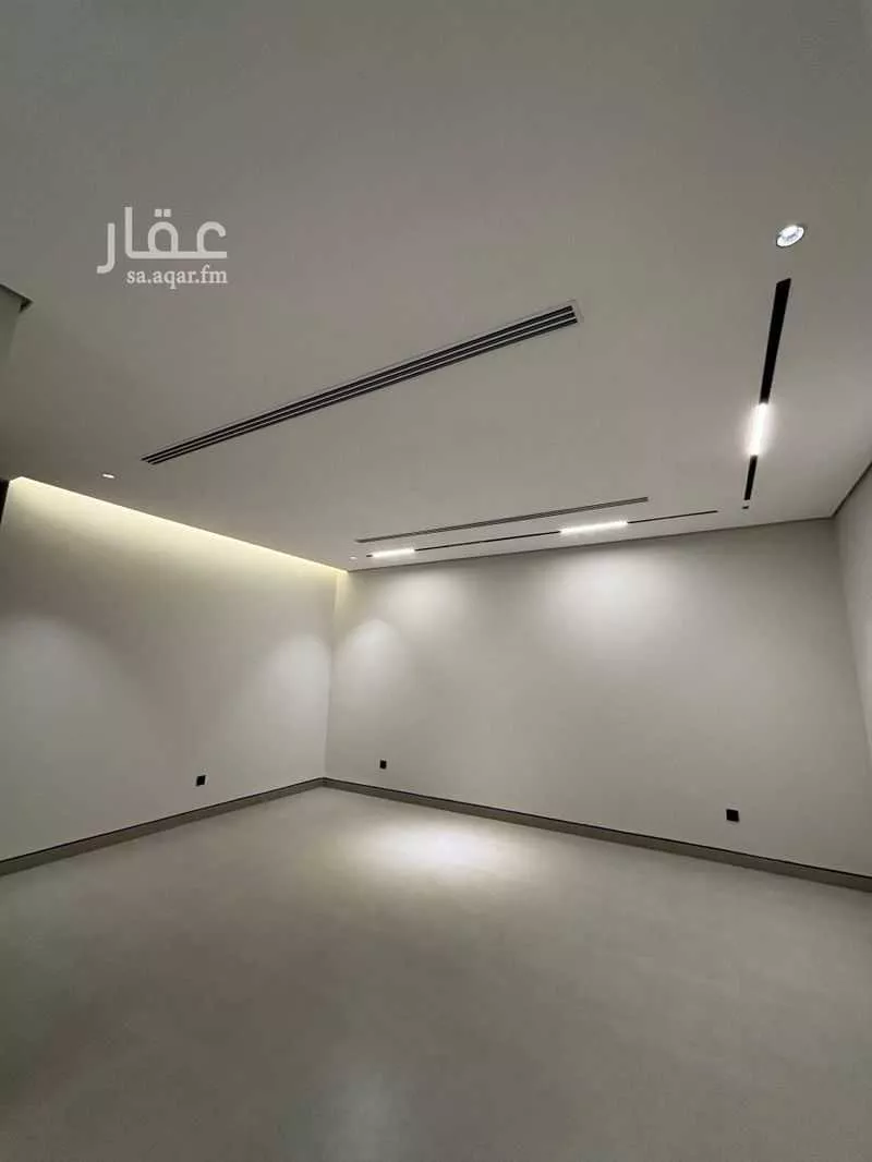 6 bedroom villa in Al Mahdiyyah 3