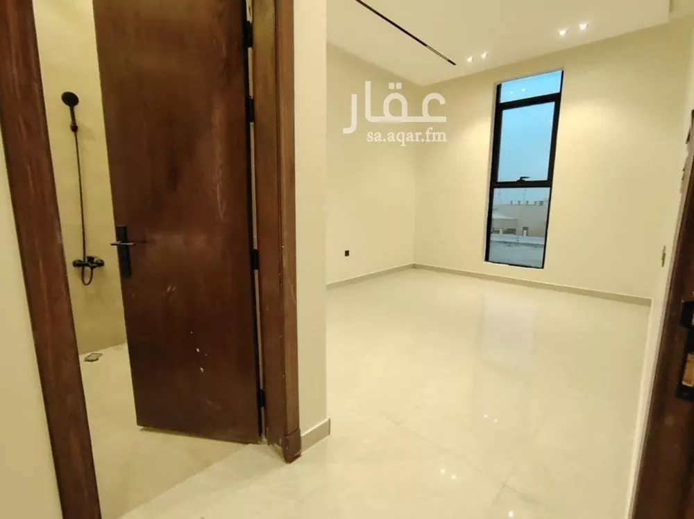 5 bedroom villa in Okaz 10