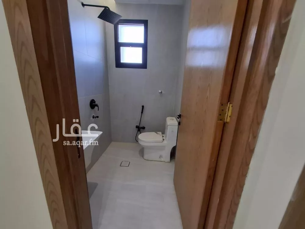 فيلا 5 غرف في العريجاء الوسطى 2