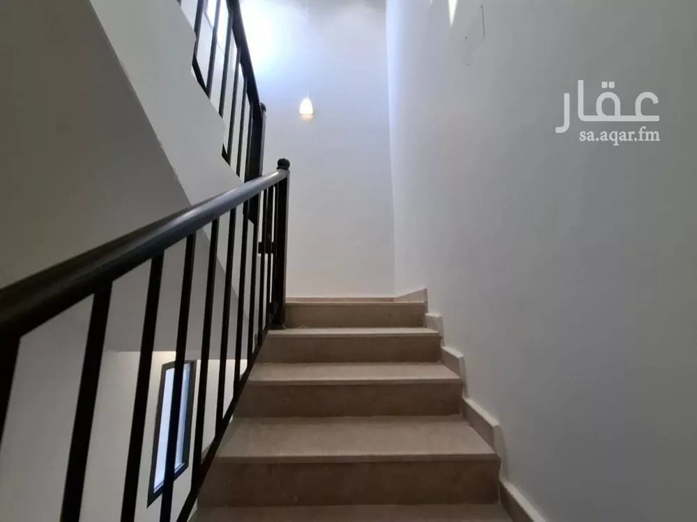 فيلا 5 غرف في العريجاء الوسطى 11