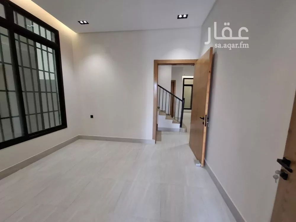 فيلا 5 غرف في العريجاء الوسطى 23