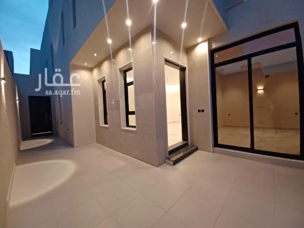 فيلا 4 غرف في العارض 6