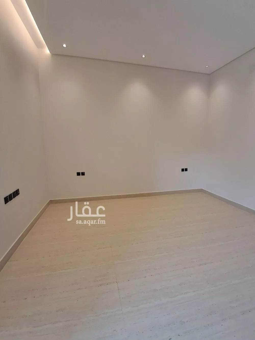 5 bedroom villa in Al Zahrah 13