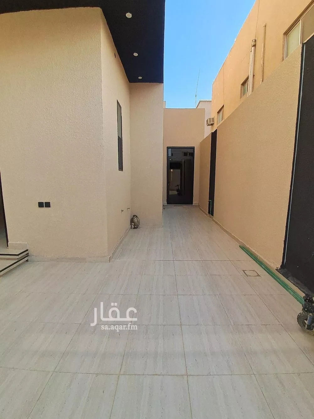 5 bedroom villa in Al Zahrah 8