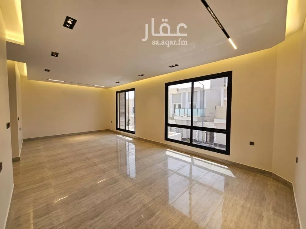 فيلا 4 غرف في الرمال 15