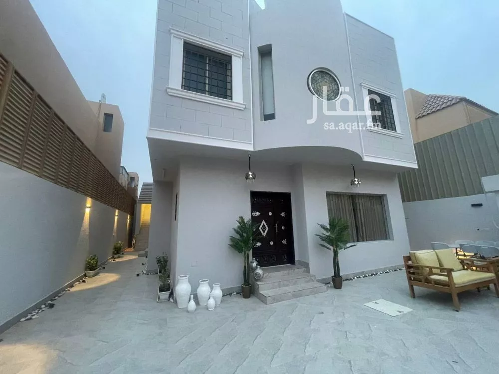 8 bedroom villa in Al Yasmin 4