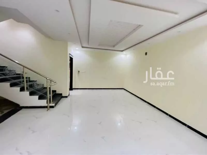 فيلا 7 غرف في طيبة 11