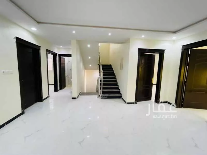 فيلا 7 غرف في طيبة 16