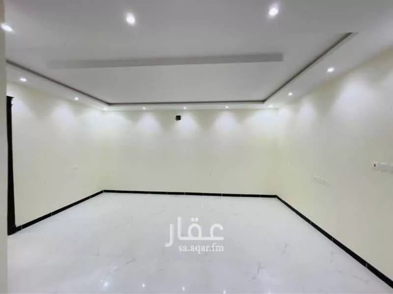 فيلا 7 غرف في طيبة 19