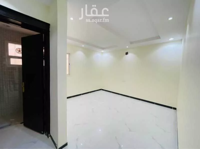 فيلا 7 غرف في طيبة 10