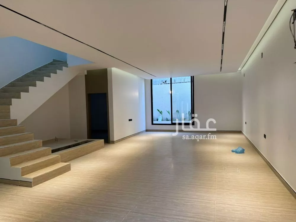 5 bedroom villa in Ash Sharq 3