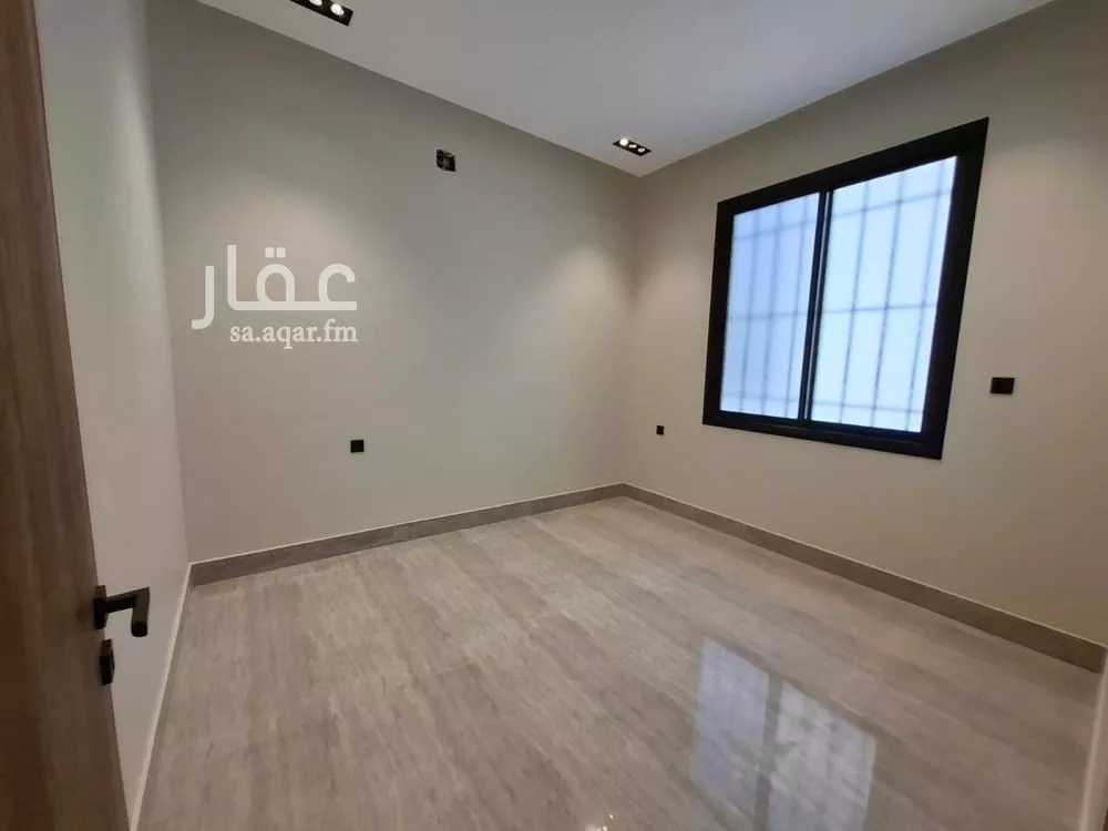 فيلا 5 غرف في العارض 12