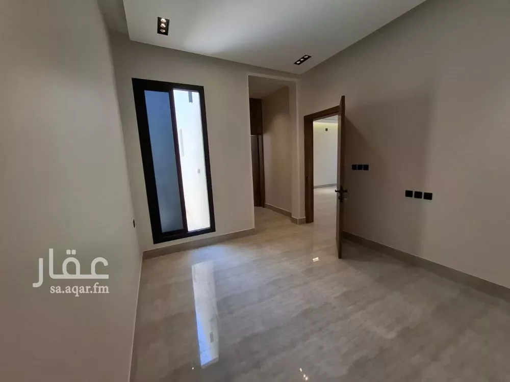 فيلا 5 غرف في العارض 16