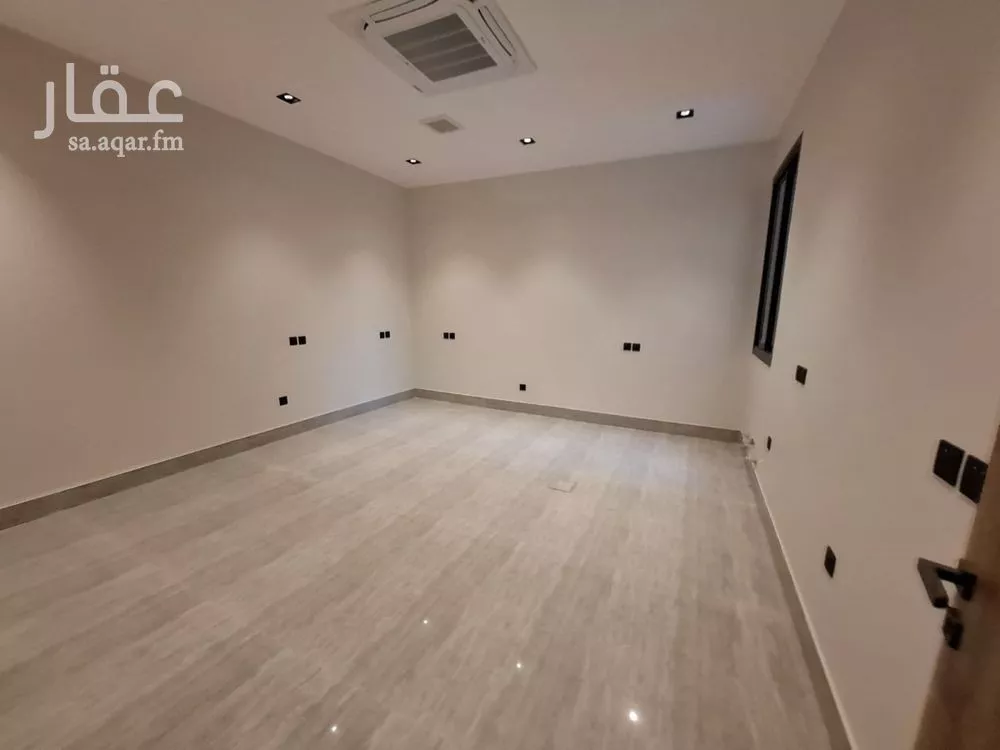 فيلا 5 غرف في العارض 7