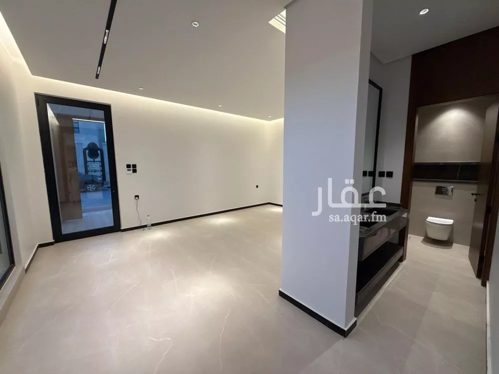 6 bedroom villa in Al Aridh 11