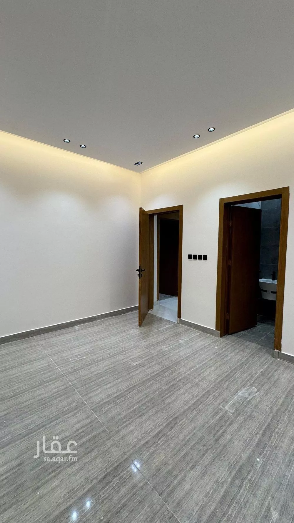 6 bedroom villa in Al Janadriyah 10