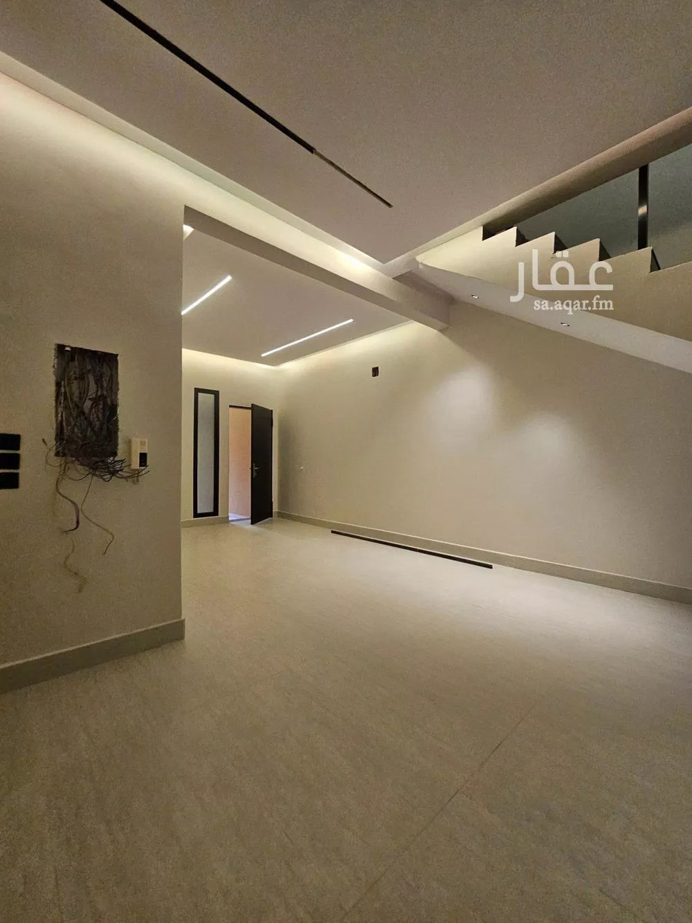 5 bedroom villa in Dhahrat Namar 11