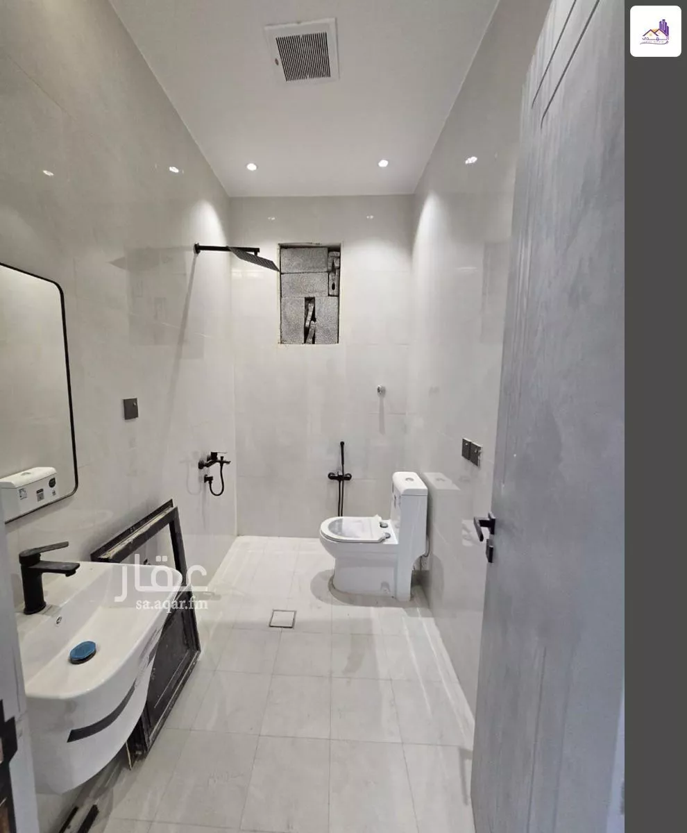 13 bedroom villa in Al Janadriyah 25