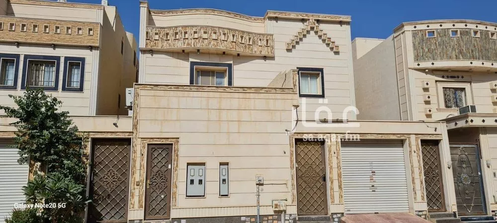 فيلا 12 غرف في الرمال 10