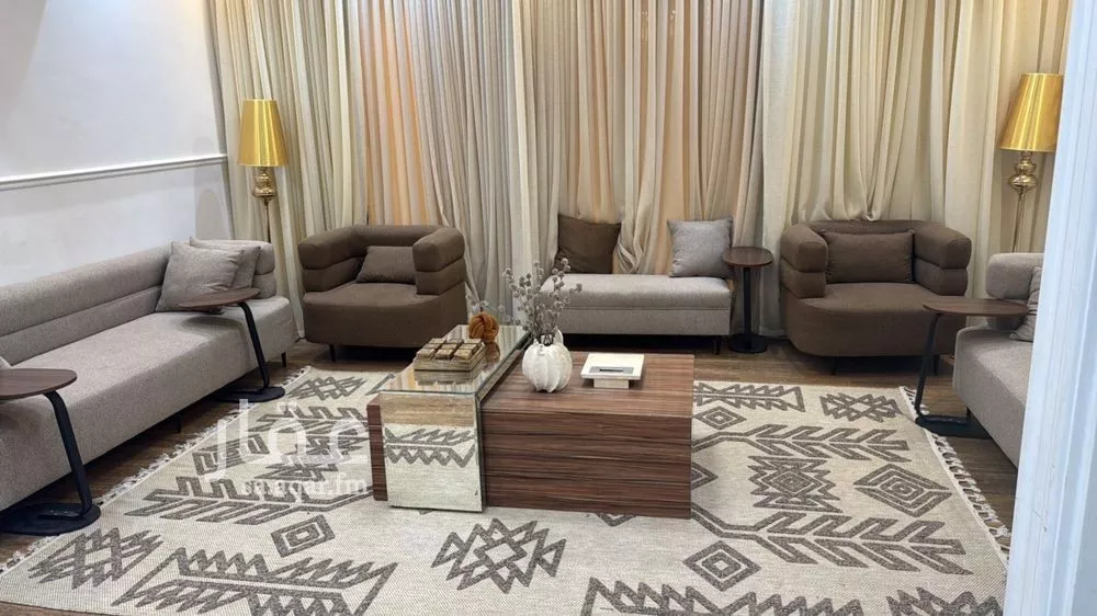 12 bedroom villa in Al Rimal 3