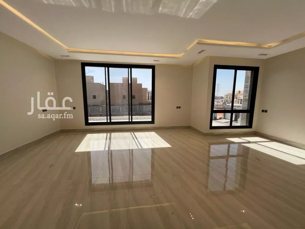فيلا 5 غرف في الرمال 10