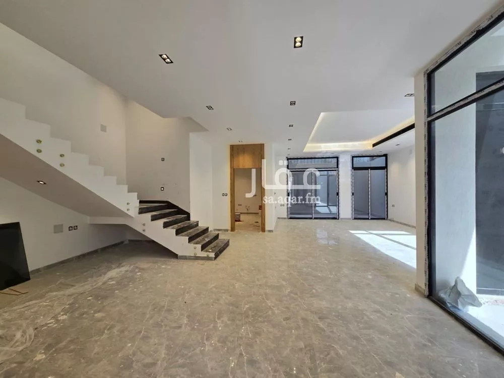 5 bedroom villa in Al Yarmouk 11