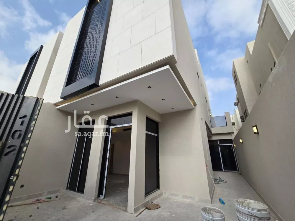 5 bedroom villa in Al Yarmouk 3