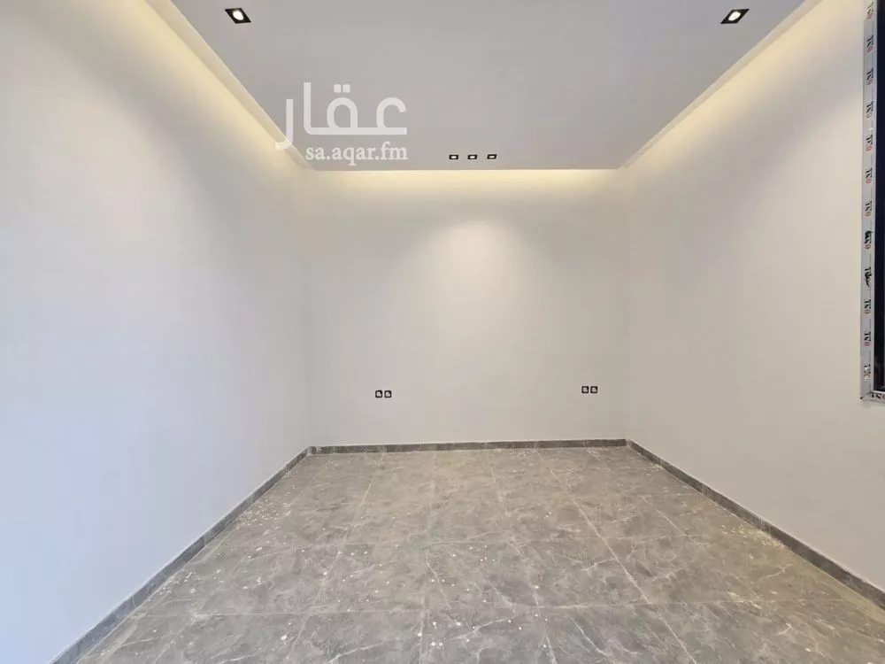 5 bedroom villa in Al Yarmouk 4