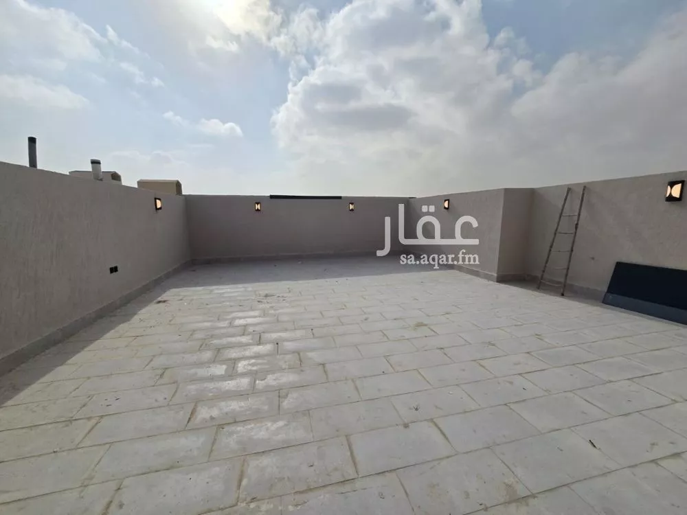 5 bedroom villa in Al Yarmouk 10