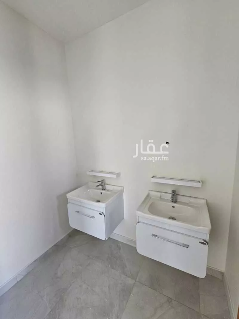 4 bedroom apartment in Al Ghadir, Riyadh 4