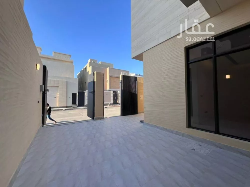 5 bedroom villa in Al Narjis 2
