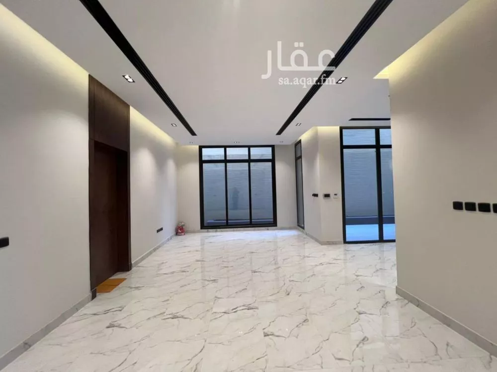 5 bedroom villa in Al Narjis 8