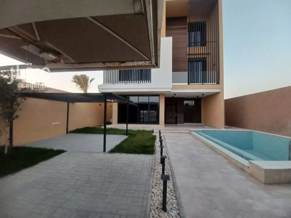 4 bedroom villa in Al Aridh 6