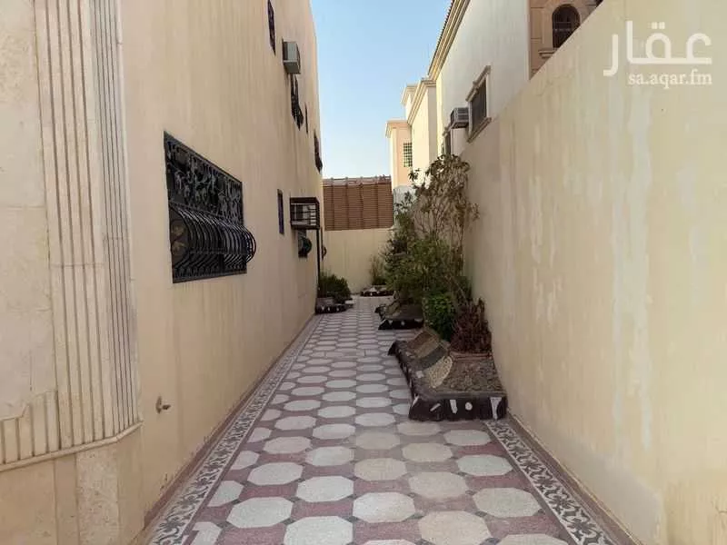 فيلا 10 غرف في الشهداء 8