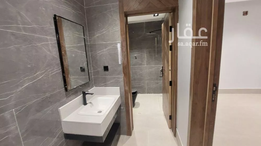 5 bedroom villa in Okaz 7