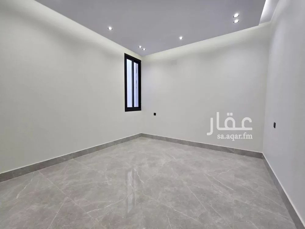 فيلا 5 غرف في الشرق 15