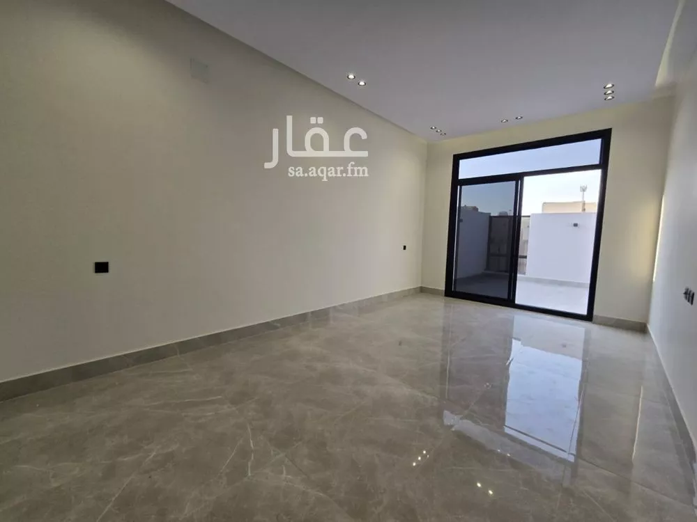 فيلا 5 غرف في الشرق 19