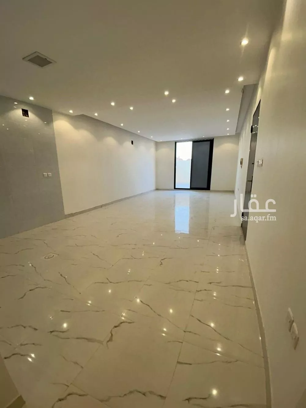 شقة 3 غرف في الرمال 1