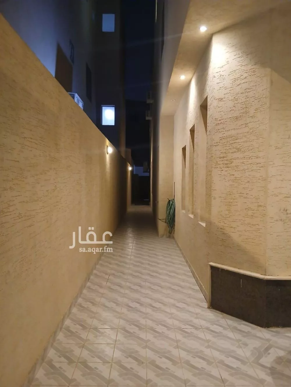 فيلا 15 غرف في الرمال 10