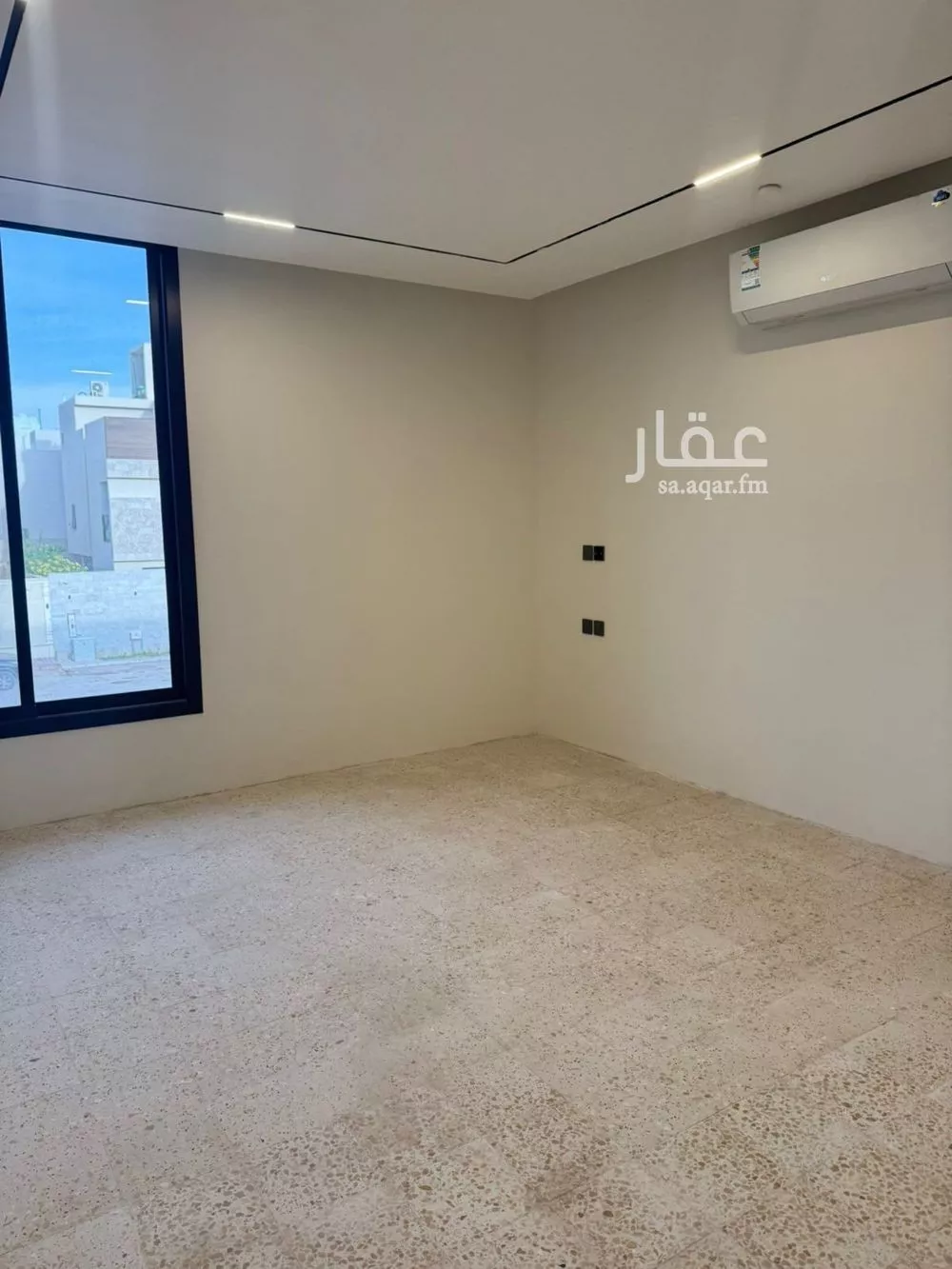 فيلا 4 غرف في النرجس 13