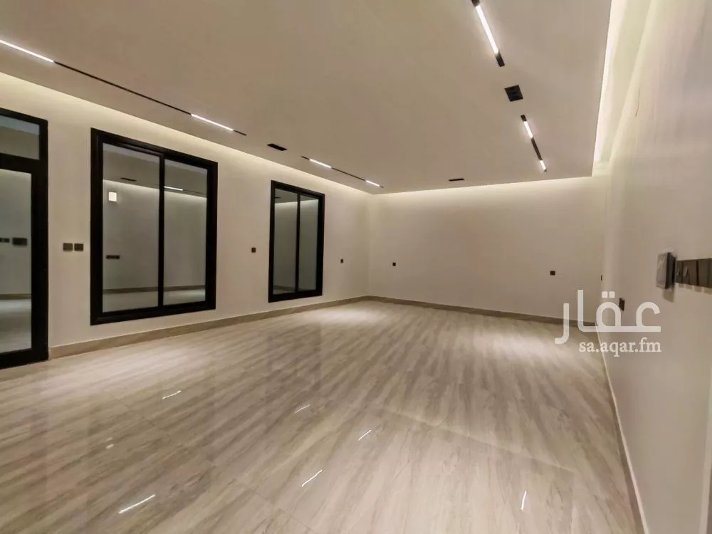5 bedroom villa in Al Rimal 7