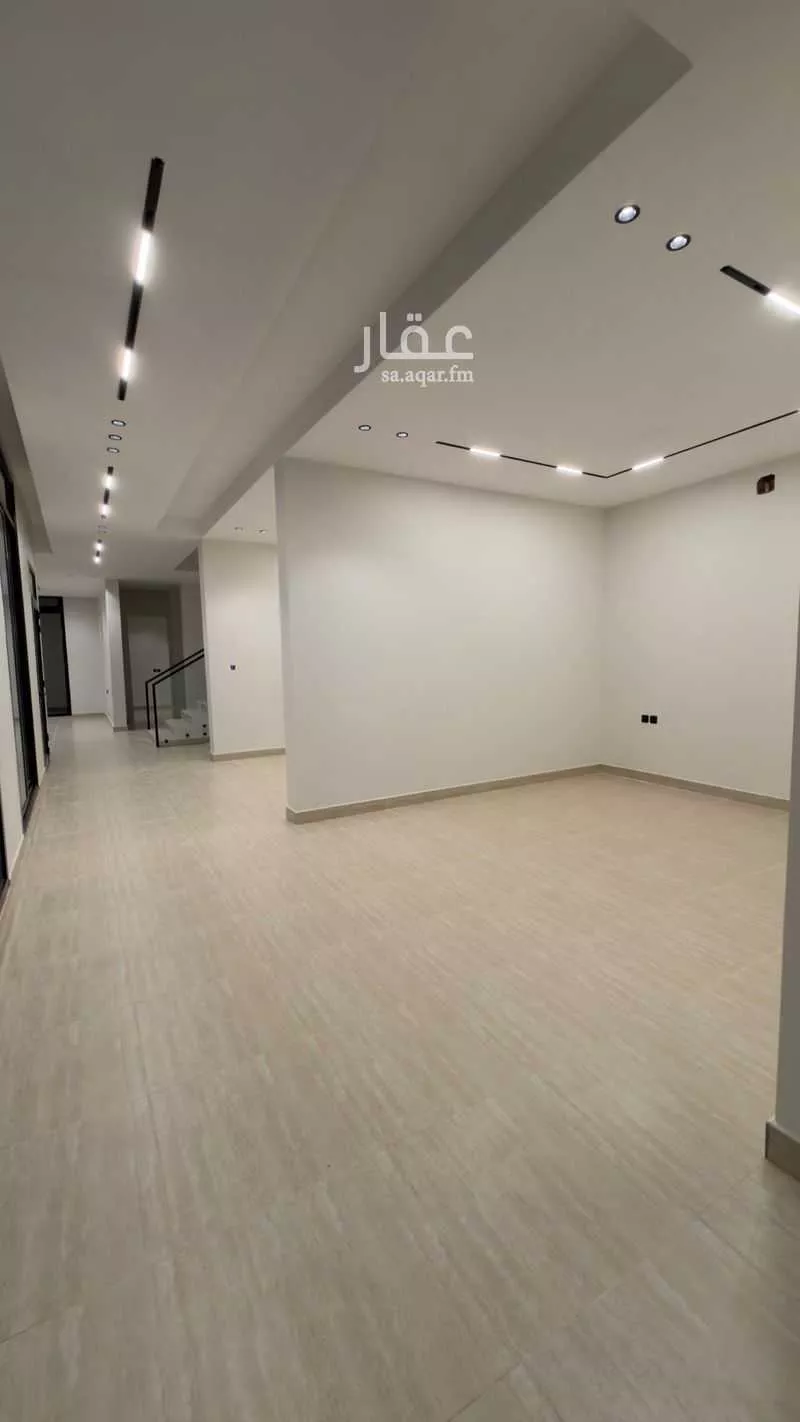 8 bedroom villa in Ishbiliyah 3