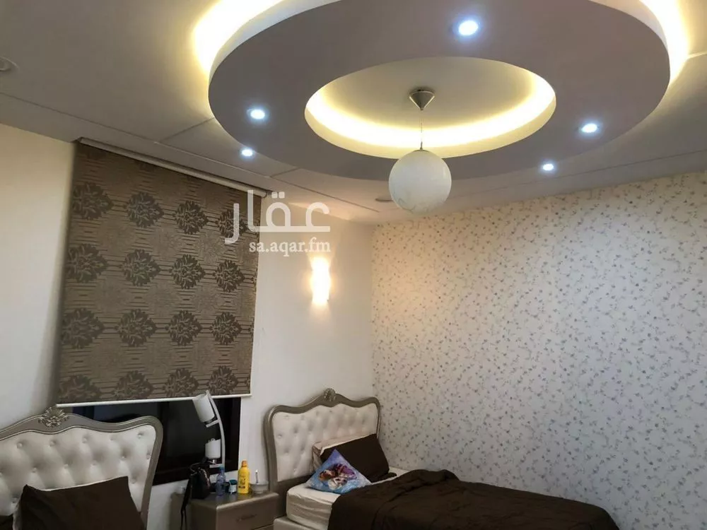 8 bedroom villa in Al Aridh 4