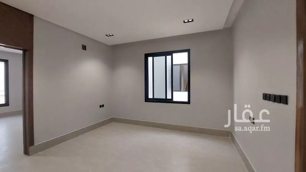 فيلا 5 غرف في عكاظ 11
