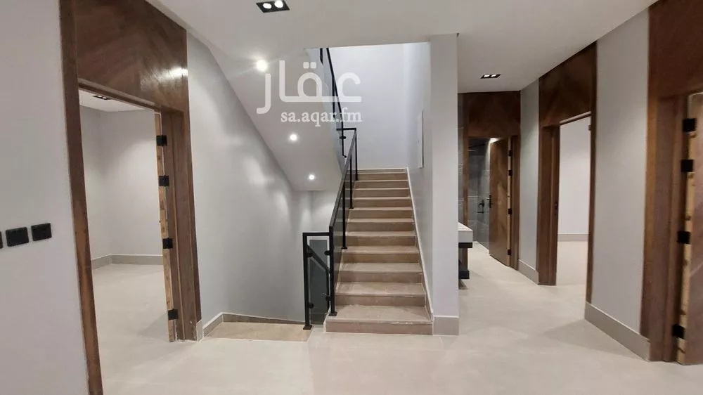 فيلا 5 غرف في عكاظ 15