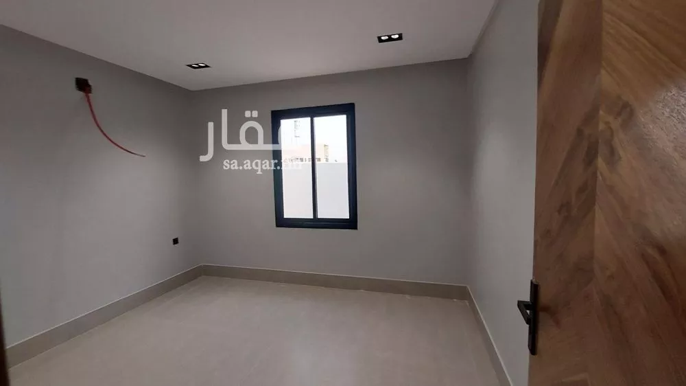 فيلا 5 غرف في عكاظ 9