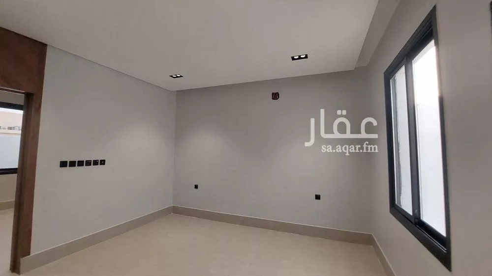 فيلا 5 غرف في عكاظ 10