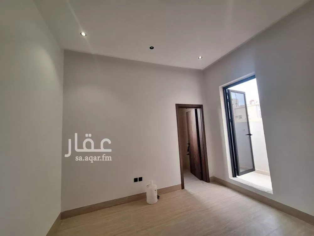 6 bedroom villa in Dhahrat Laban 14